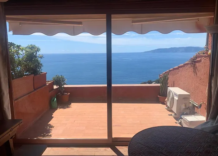 A Seaside Apartment With A Terrace&Private Beach